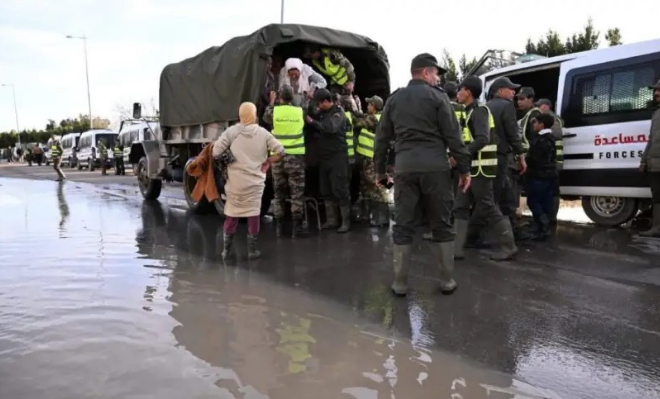 إجلاء أكثر من 143 ألف شخص من المناطق المهددة بالفيضانات